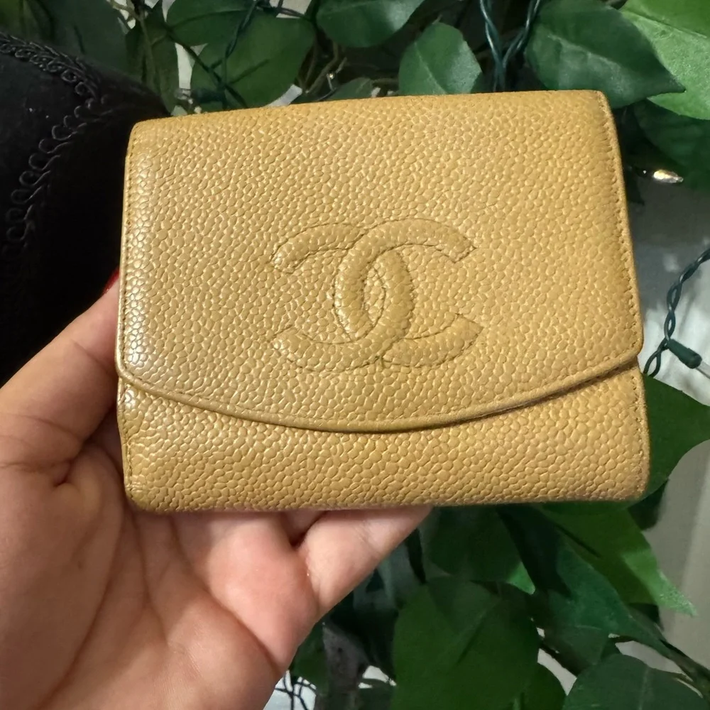 Chanel Bifold Leather Wallet W/ Auth Card - Picture 11 of 17